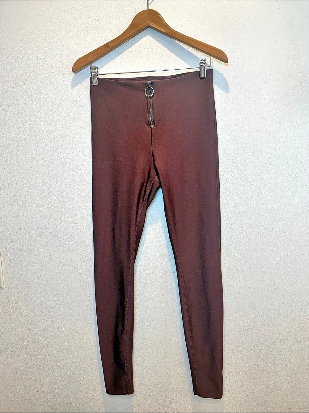 Alo High-Rise Front Zipper Leggings in Burgundy Size Large Like New